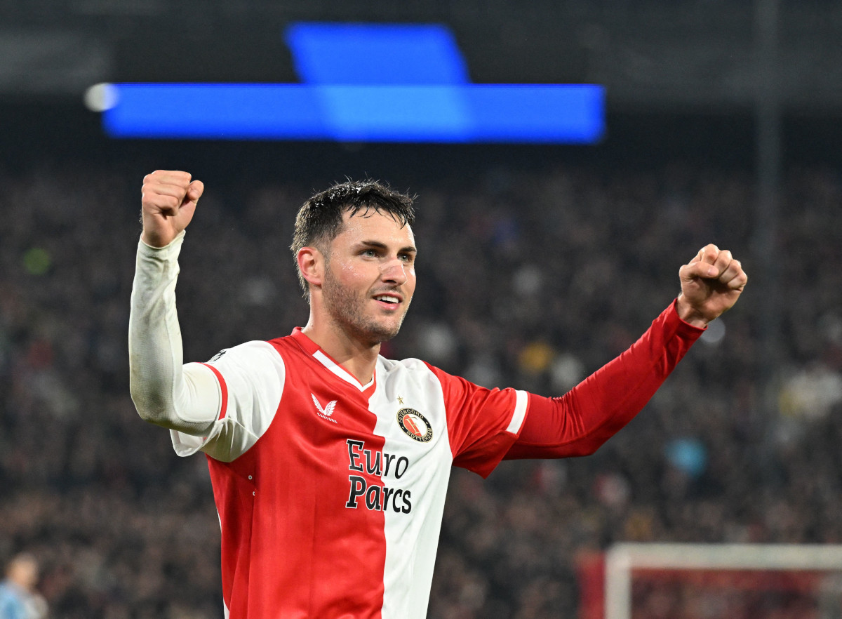 Milan target #29 Santiago Gimenez celebrates after scoring his team's third goal during the UEFA Champions League Group E football match between Feyenoord and Lazio at The De Kuip Stadium, in Rotterdam on October 25, 2023. cel (Photo by JOHN THYS / AFP) (Photo by JOHN THYS/AFP via Getty Images)