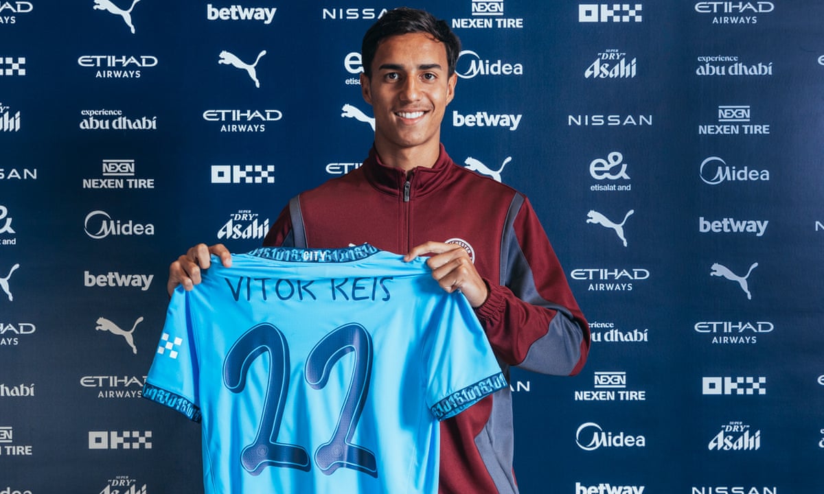Manchester City sign Brazilian defender Vitor Reis from Palmeiras for  £29.6m | Manchester City | The Guardian